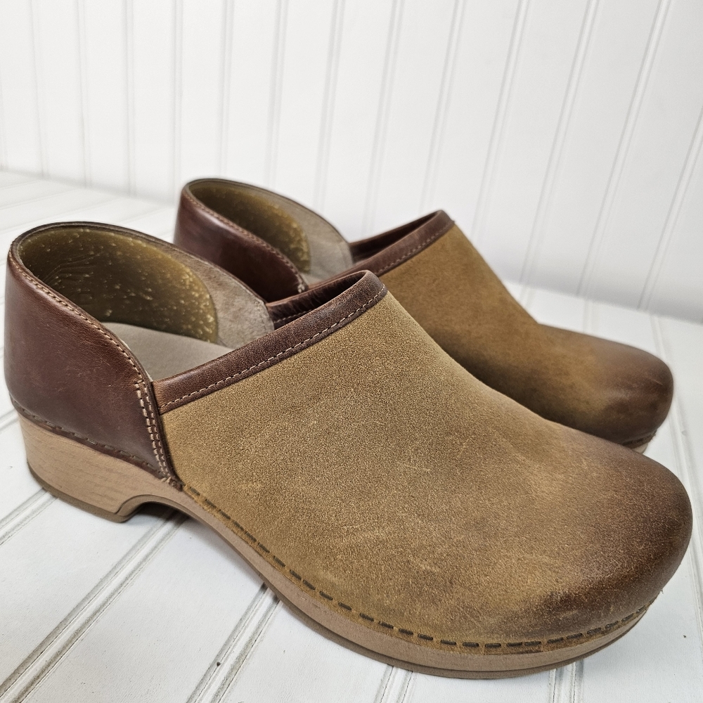 Dansko Burnished Suede Brenna Clog 38 Brown